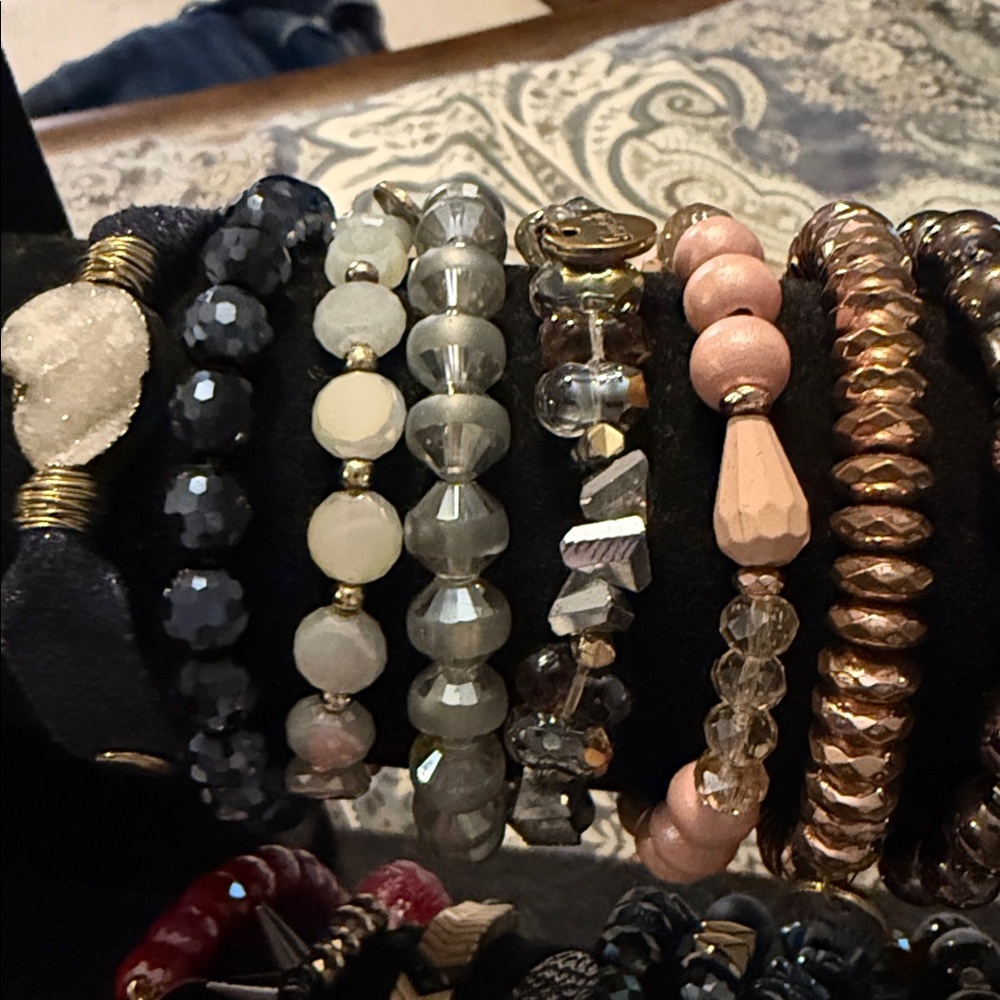 Ermish Bracelets LOT and misc boutique store bracelets (61 total on holder) - Picture 6 of 11